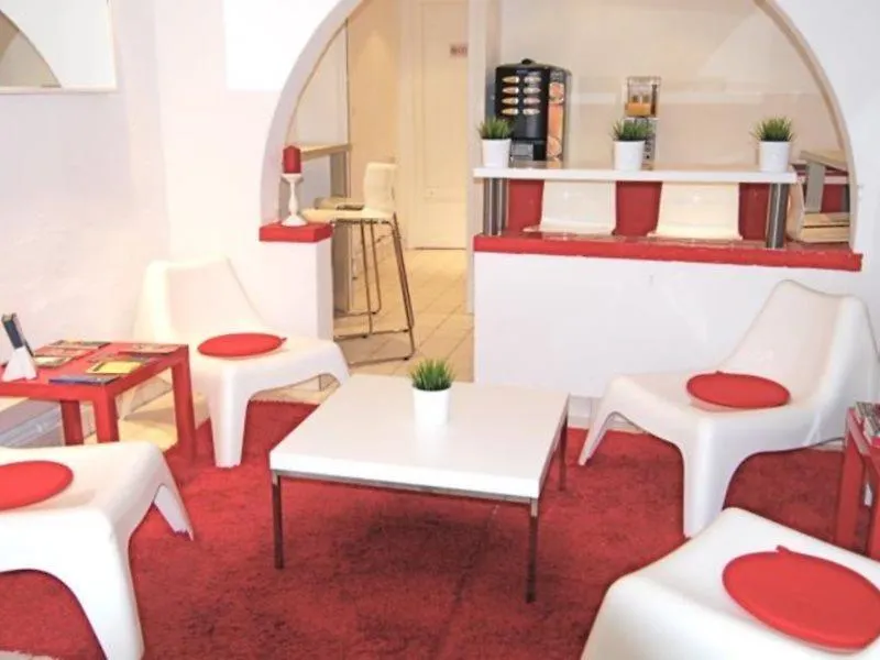 Nice Art Hotel Ostello